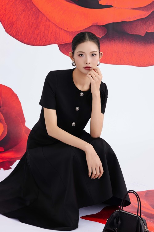 Sixdo Black Taffeta Flared Skirt